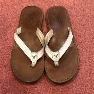 2/$10 American Eagle Sandals